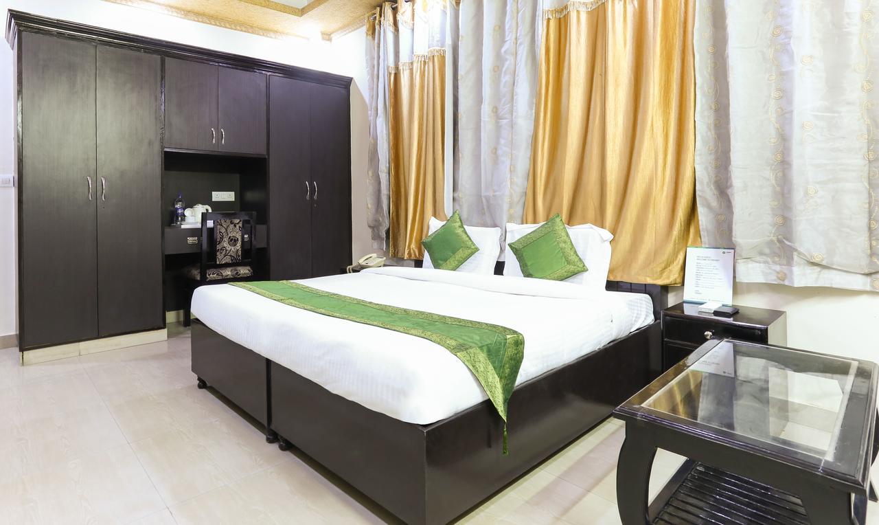 Treebo Trip Sswag 18 Expressway Hotel Noida Exterior foto