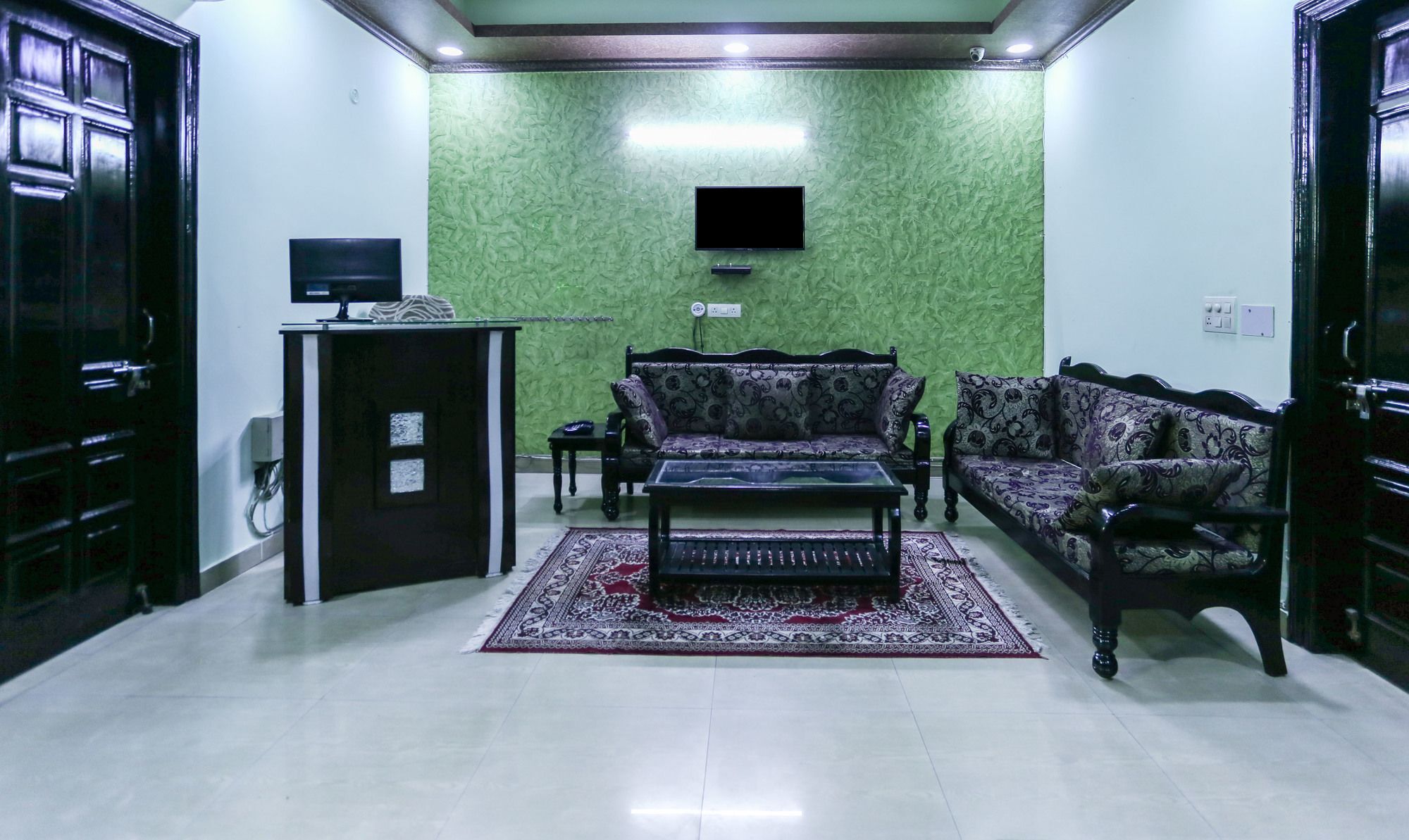 Treebo Trip Sswag 18 Expressway Hotel Noida Exterior foto